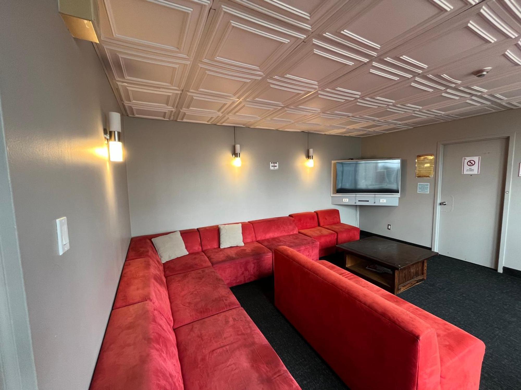Neill Wycik Hotel Торонто Екстериор снимка