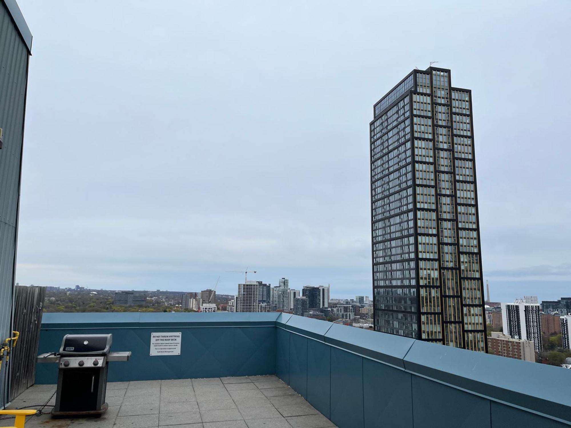 Neill Wycik Hotel Торонто Екстериор снимка